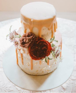 ©mathildadelvesphotos and cake design Feat Herbed Barn 